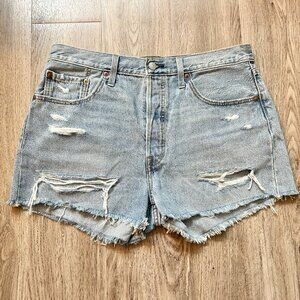 Levi's 501 Women's Light Wash Distressed Shorts Size 32